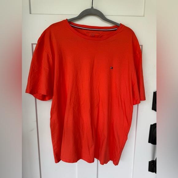Tommy Hilfiger Men's orange T-Shirt - Picture 1 of 2